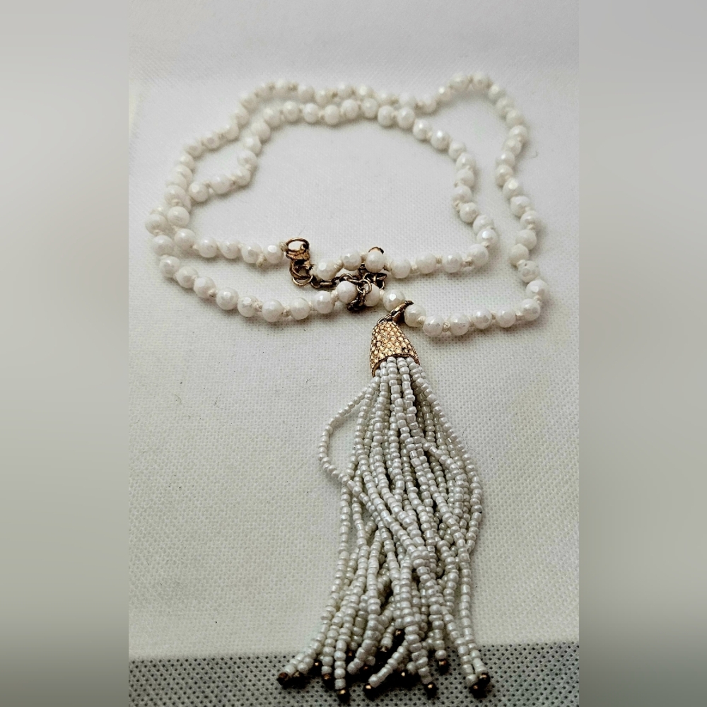 Long White  Tassel Faceted Beaded Necklace L 13.6" W/Tassel 18.5" Jewelry